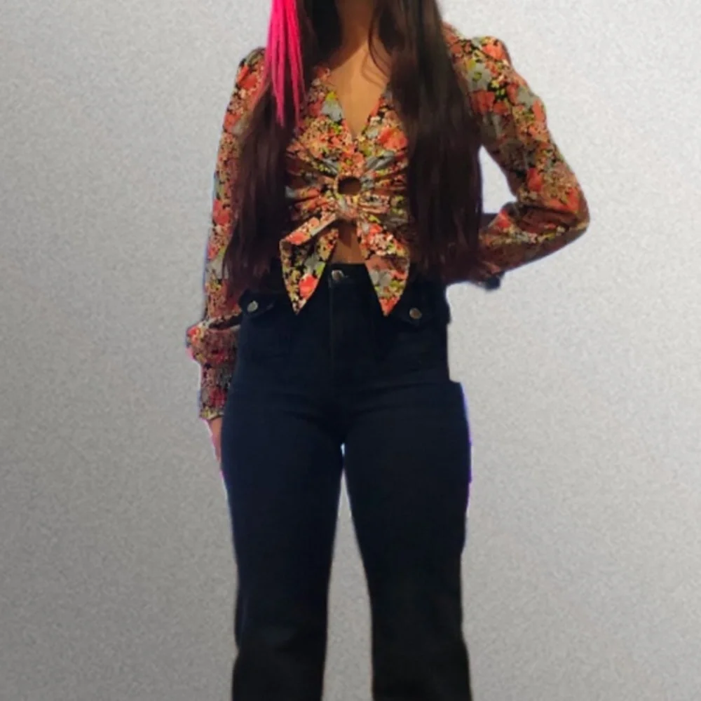 Floral Cut Out Deep V Tie Front 70's Style Long Sleeved Top w/ Rouching NWOT - Picture 2 of 6